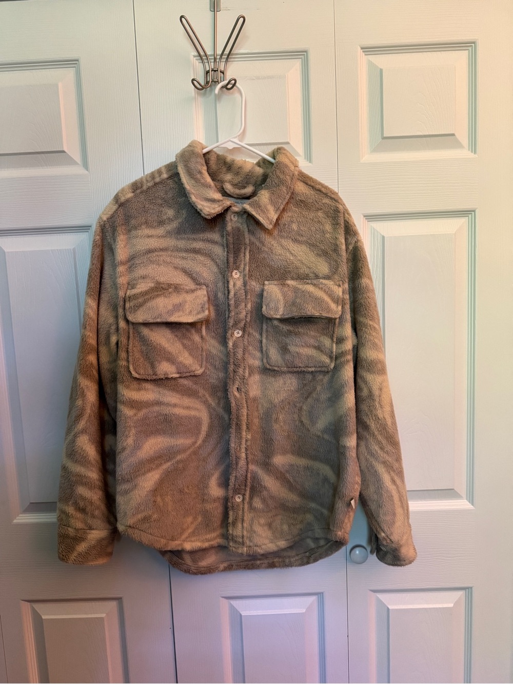 Marble Tan Plush Shacket Jacket Men’s Medium Urban Outfitters